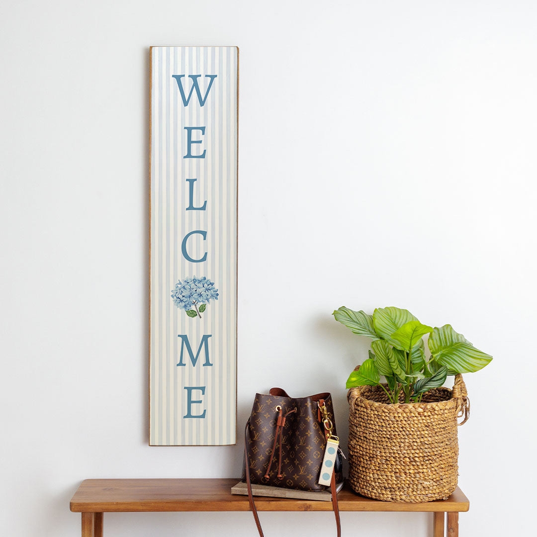 Blooming Hydrangea Welcome Barn Wood Sign